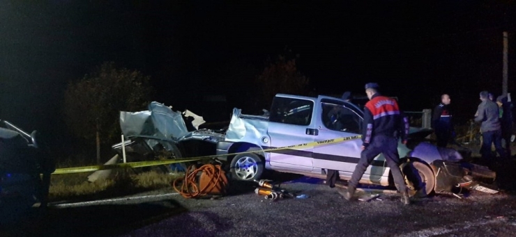 Düğün Yolunda Feci Kaza: 4 Ölü, 4 Yaralı