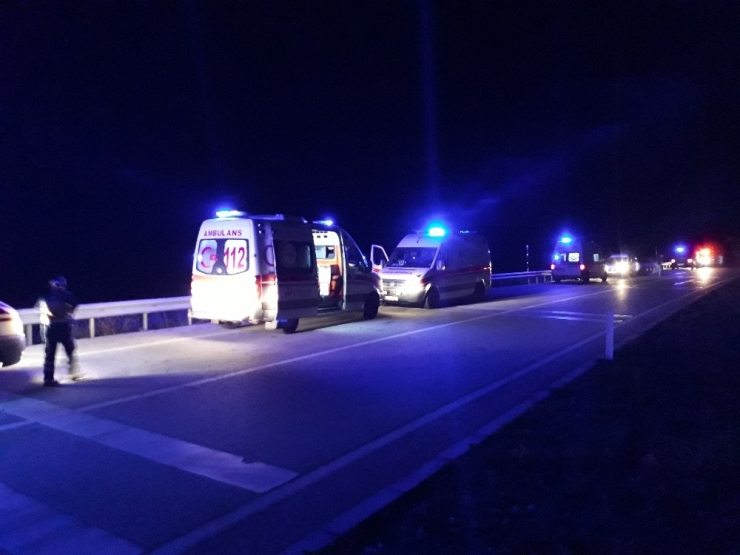 Edirne’de Otobüs Tarlaya Uçtu: 7 Yaralı