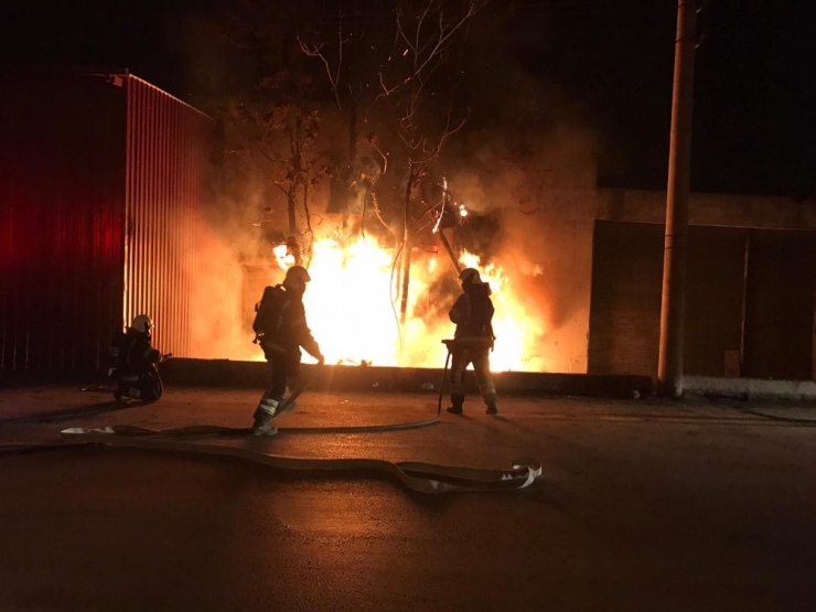 Hurda Malzemeler Alev Alev Yandı