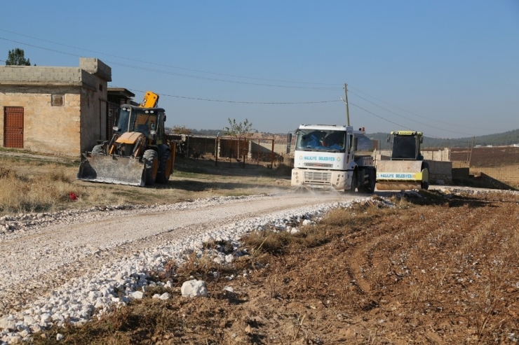 Haliliye’nin Kırsal Mahallerinde Yol Yapımı Sürüyor