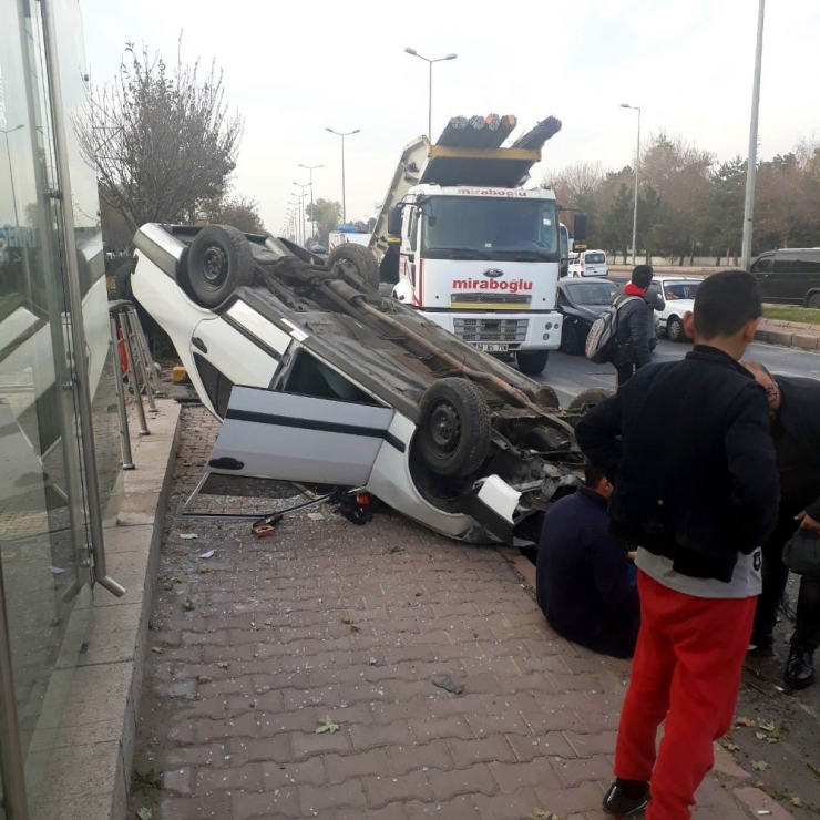 Bu Otomobilden Sağ Çıktı