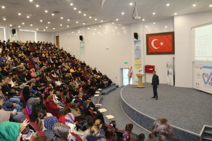 Kütahya’da Öğretmenlere ‘İlham Veren Öğretmenler’ Semineri