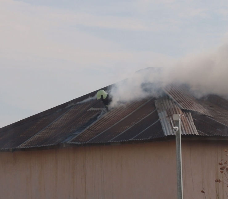 İtfaiye Erinin Dumanlar Arasındaki Mücadelesi