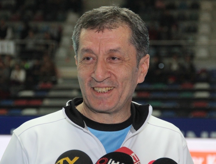 Bakan Ziya Selçuk: “Türkiye Öğretmenler Kupası, Öğretmenlik Anlayışımızın Bir Göstergesi”