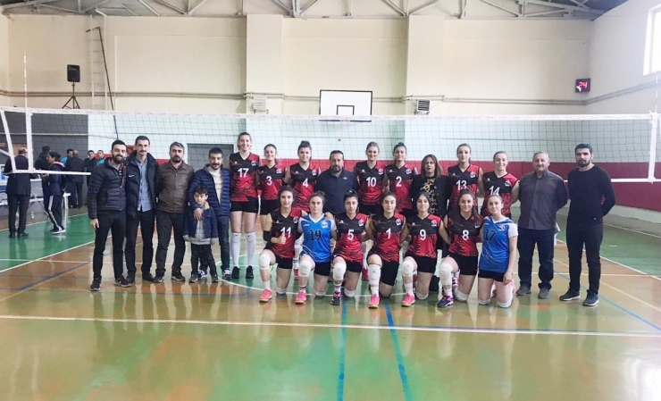 Büyükşehir Belediyesi Kadın Voleybol Takımı Emin Adımlarla Yoluna Devam Ediyor