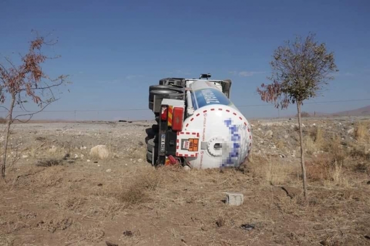 Erciş’te Lpg Yükü Tanker Kaza Yaptı