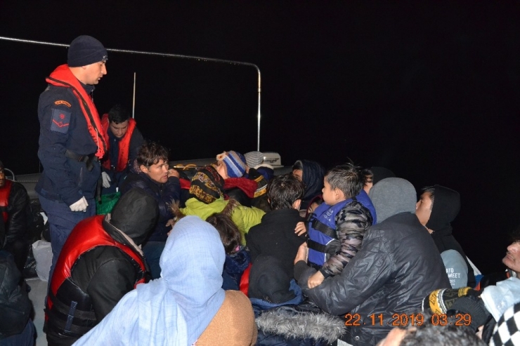 İzmir Sahillerinde 54’ü Çocuk 117 Göçmen Yakalandı