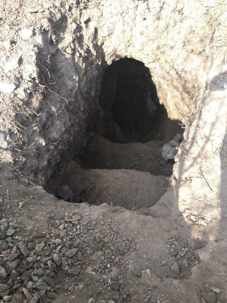 Jandarmadan Define Avcılarına Suçüstü: 3 Gözaltı