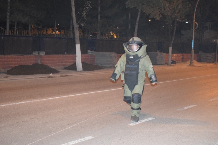 2. Ordu Komutanlığı Önünde Şüpheli Valiz Alarmı