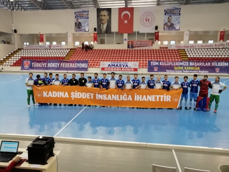 Süper Lig Oyuncularından Kadına Şiddete Pankartlı Tepki