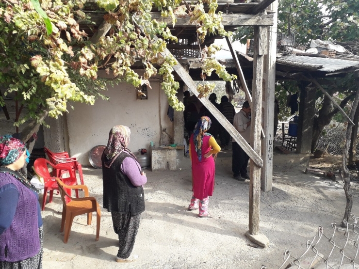 Evinde Yalnız Yaşayan Kadın Ölü Bulundu