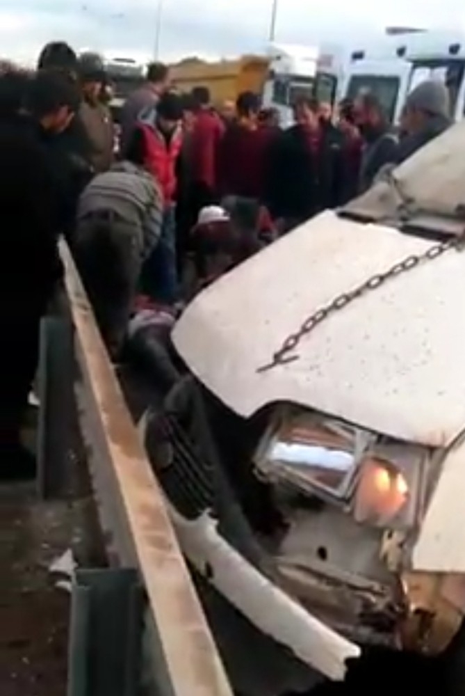 Düğün Konvoyu Kana Bulandı: 1 Ölü, 3 Yaralı