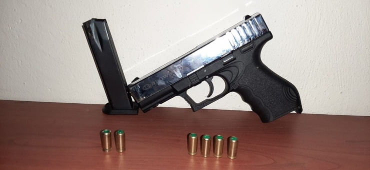 Balıkesir’de 21 Aranan Şahıs Yakalanırken 6 Silah Da Ele Geçirdi