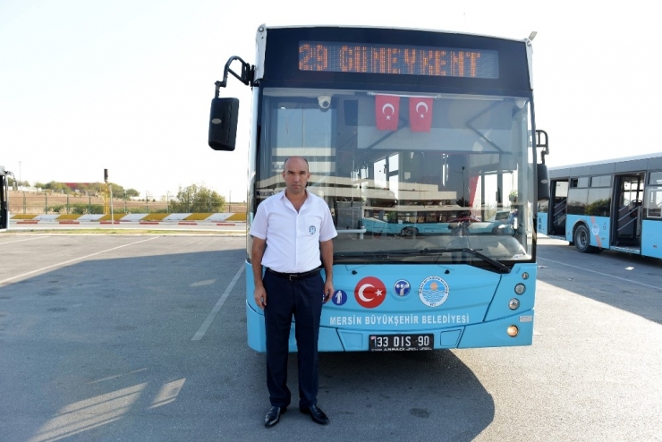 Kalp Krizi Geçiren Yolcuya İlk Müdahaleyi Otobüs Şoförü Yaptı