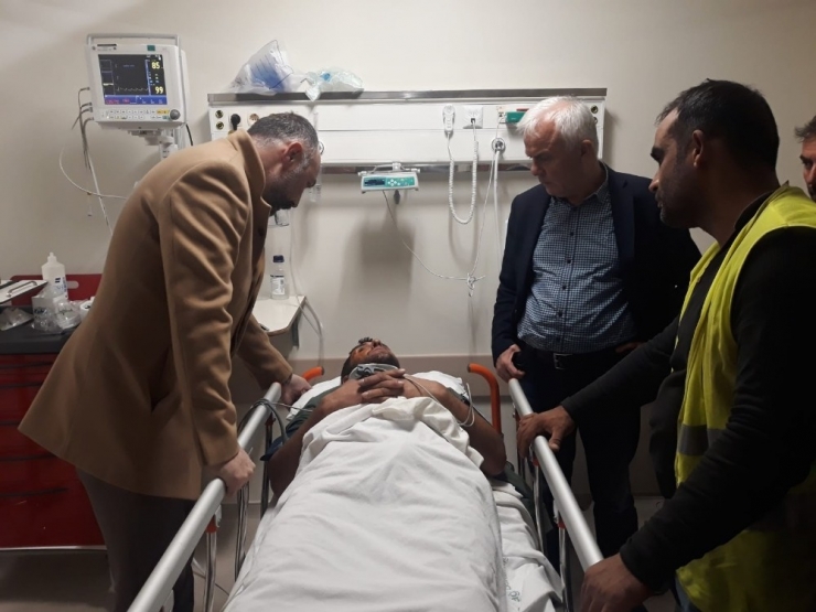 İzmit Belediyesi Kuzey Marmara Otoyolu’nda Yaralanan İşçileri Yalnız Bırakmadı