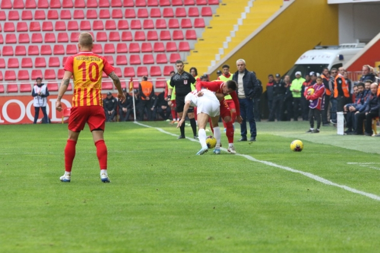 Süper Lig: Kayserispor: 1 - Sivasspor: 1 (İlk Yarı)