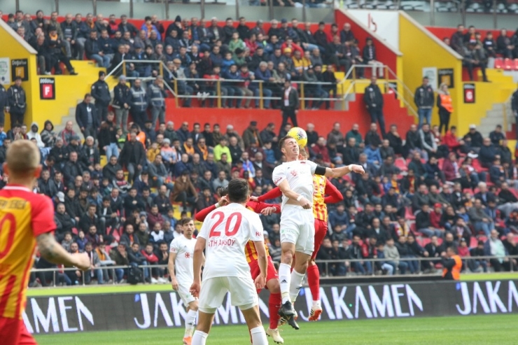 Süper Lig: Kayserispor: 1 - Sivasspor: 1 (İlk Yarı)