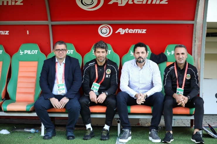 Süper Lig: Alanyaspor: 0 - Göztepe: 0 (İlk Yarı)