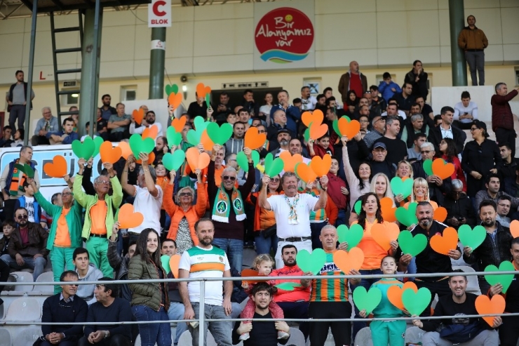 Süper Lig: Alanyaspor: 0 - Göztepe: 0 (İlk Yarı)