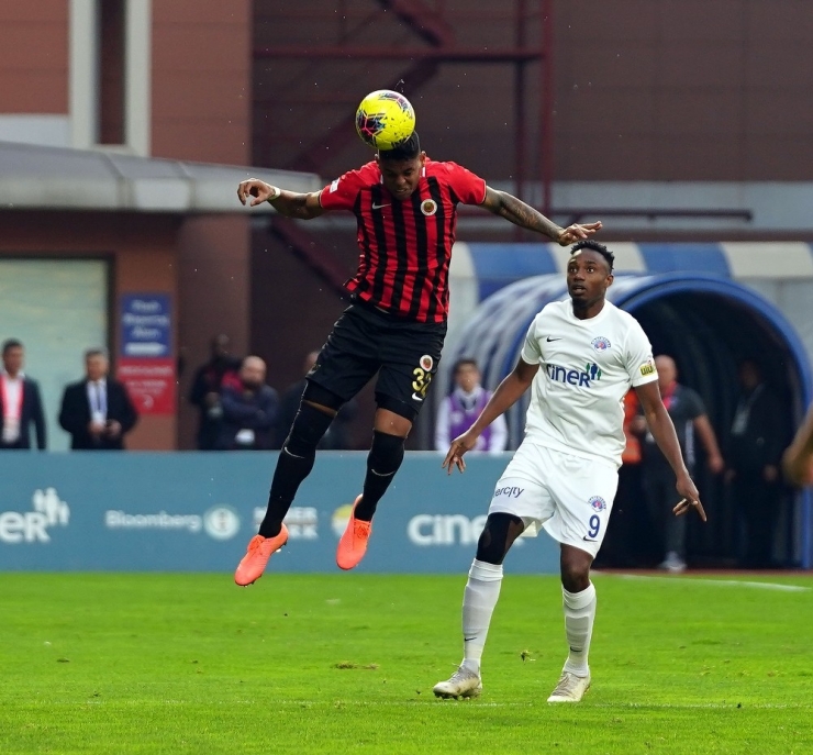 Süper Lig: Kasımpaşa: 0 - Gençlerbirliği: 0 (Maç Devam Ediyor)
