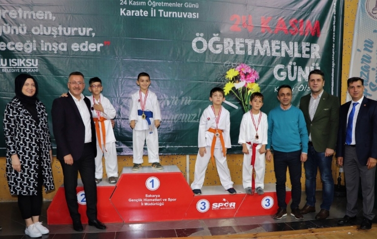 Başkan Işıksu, Karate İl Turnuvasını Takip Etti