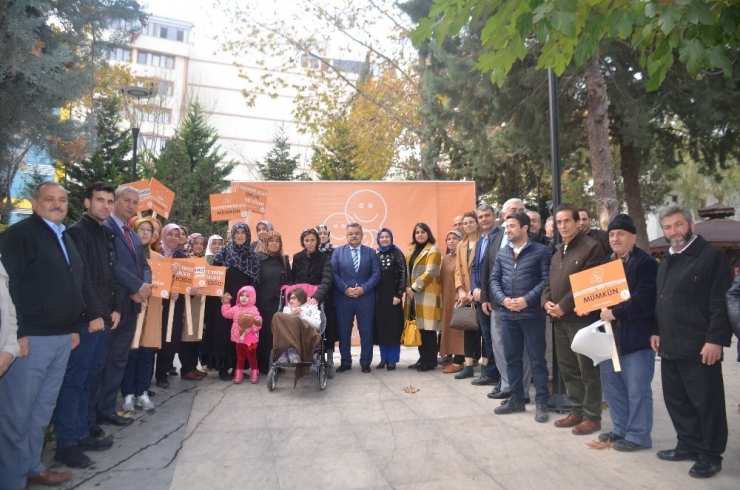 Ak Kadınlardan Kadına Yönelik Şiddetle Mücadele Uluslararası Dayanışma Günü Açıklaması