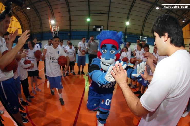 Anadolu Efes, Euroleague One Team Projesi’nin Altıncı Çalışmasını Gerçekleştirdi