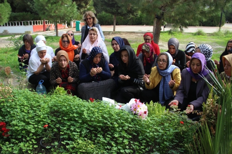 Eşi Tarafından 14 Yerinden Bıçaklanıp Öldürüldü