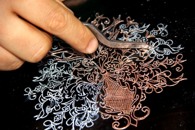 Bakırcılık Sanatına İlgi Duydu, Erzincan’ın Tek Kadın Bakır Ustası Oldu