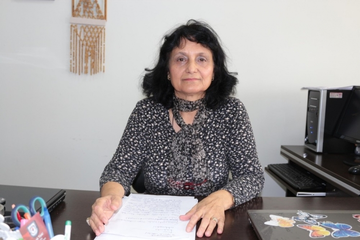 "Ispanak Değil Şeytan Elması Zehirliyor"