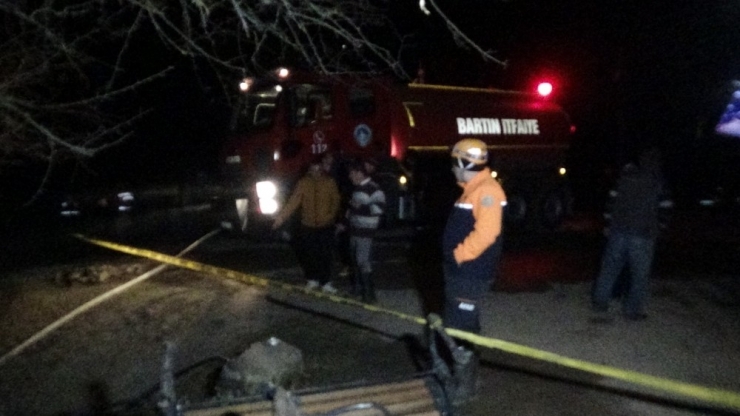 Bartın’da 2 Ev Çıkan Yangında Küle Döndü