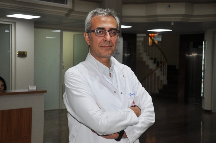 “Selfie’de Burnunu Gören Cerraha Koşuyor”