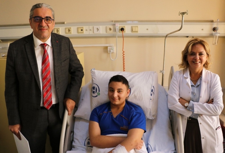 Yatalak Kalmaktan Özel Ameliyatla Kurtuldu