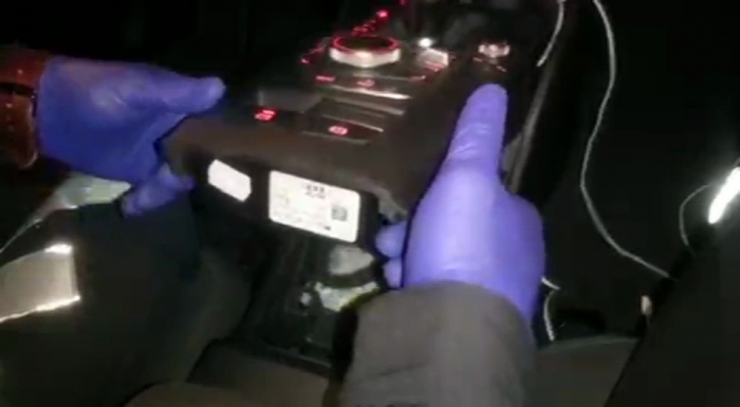 Etiler’de Lüks Otomobilin Vites Zulasından Uyuşturucu Fışkırdı