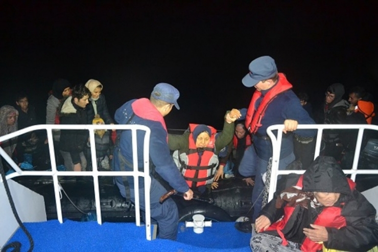 Ayvalık’ta 34 Düzensiz Göçmen Sahil Güvenlik Ekiplerine Yakalandı