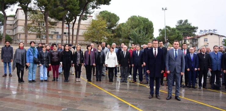 Alaşehir’de Öğretmenler Günü Kutlandı