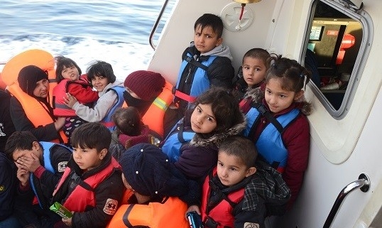 İzmir’de Ölüme Yolculukta 177 Yabancı Uyruklu Şahıs Yakalandı