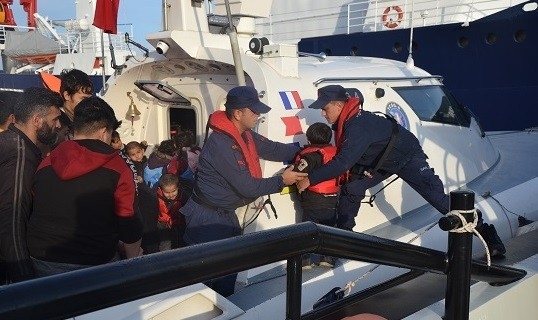 İzmir’de Ölüme Yolculukta 177 Yabancı Uyruklu Şahıs Yakalandı