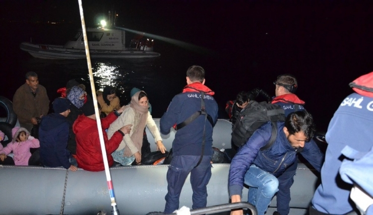 İzmir’de 61 Kaçak Göçmen Yakalandı