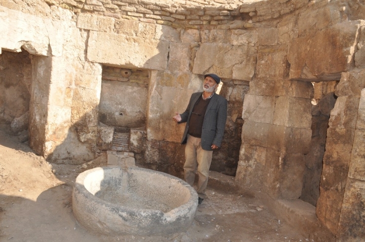 Harran Kazılarında Cami, Medrese, Okul Ve Hamam Kalıntılarına Ulaşıldı