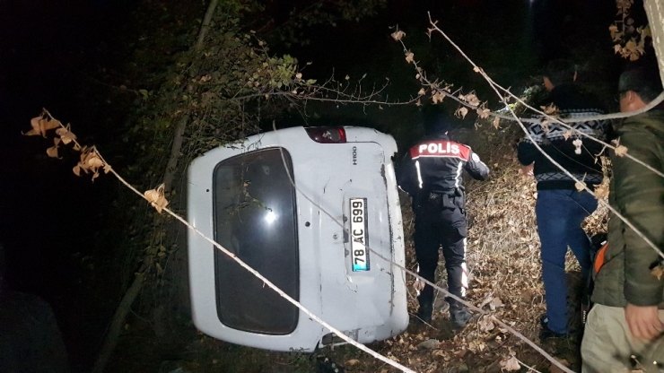 Aracıyla Şarampole Yuvarlandı, Arayan Polislere "Şehir Dışındayım" Dedi