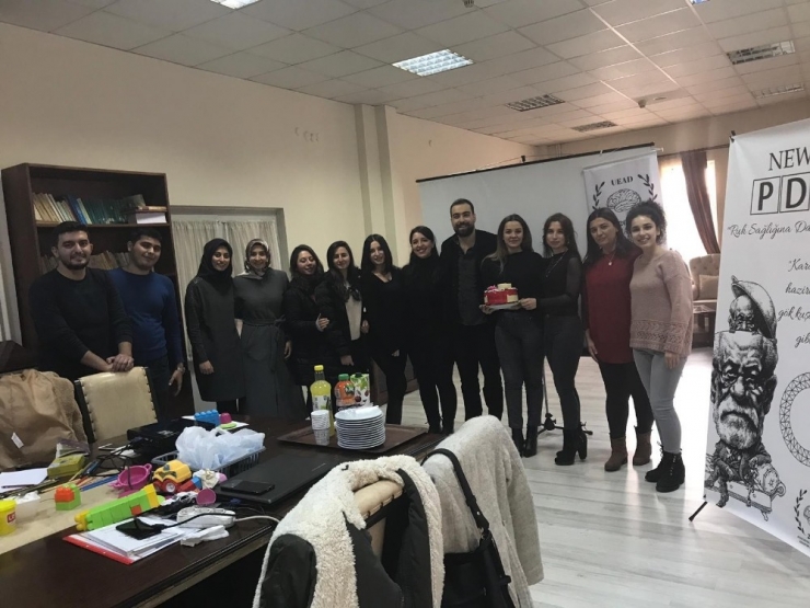 Kars’ta Oyun Terapisi, Resim Analizi İçerikli Atölye Eğitimi Düzenledi