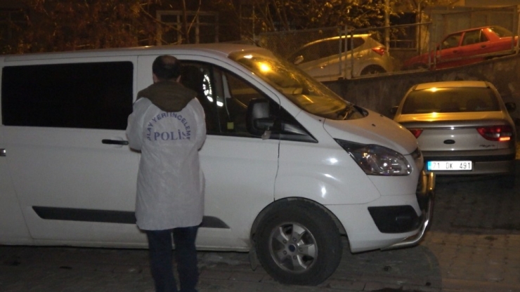 45 Yaşındaki Öğretmen Evinde Ölü Bulundu