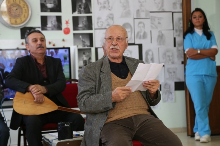 Koca Çınarlar Öğretmenleri Unutmadı