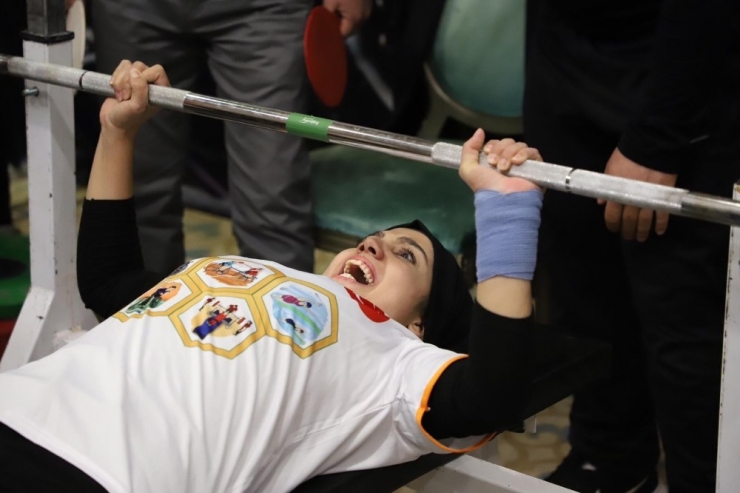 Kocaeli’de Bedensel Engelliler Halter Türkiye Şampiyonası Heyecanı