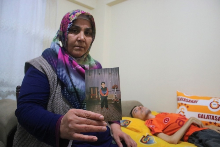 Kas Hastası Abdullah’ın Hayali Galatasaraylı Futbolcular İle Tanışmak