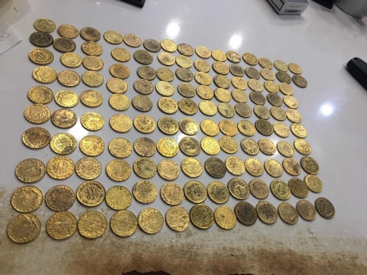 Menemen’de Tarihi Eser Kaçakçılarına Baskın