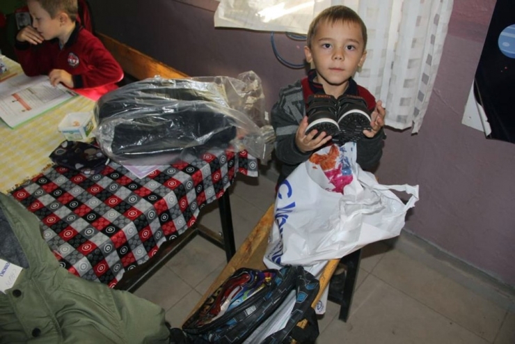 Şifa Dağıtan Eller, Bu Defa Yardım Dağıttı