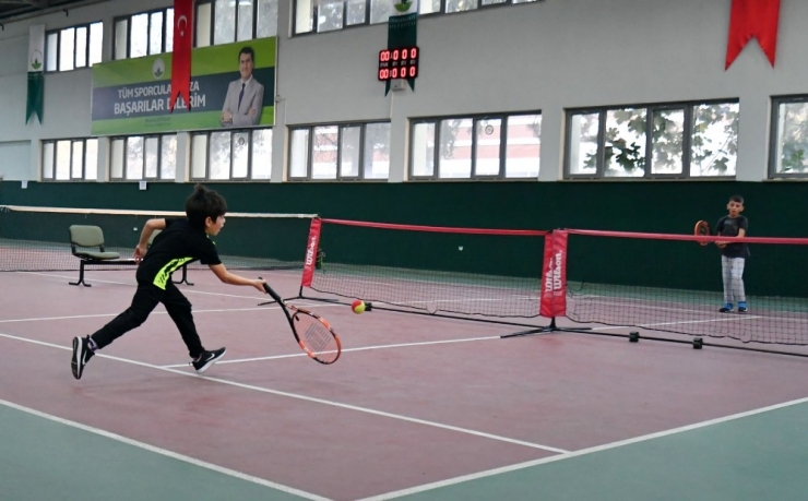 Minik Tenisçiler Profesyonelleri Aratmadı