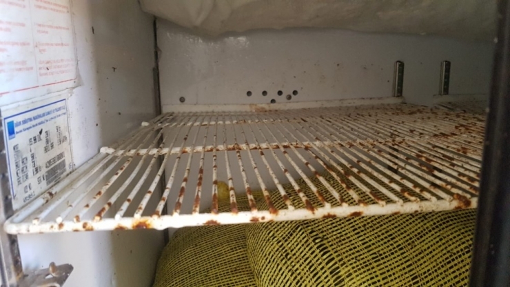 Ruhsatsız Midye İmalathanesi Kapatıldı